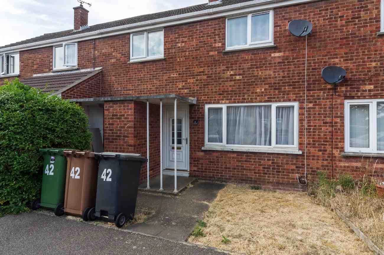 property photo 1 of 34