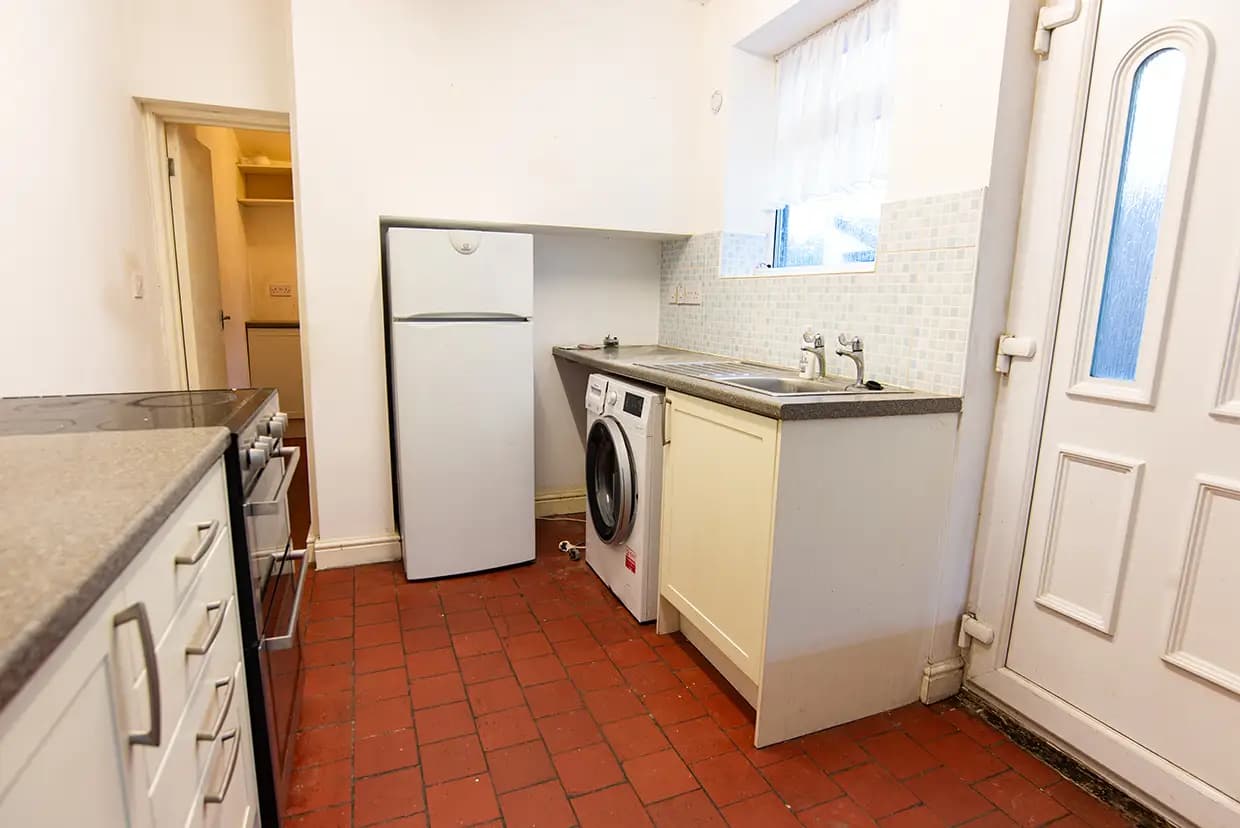 property photo 7 of 30