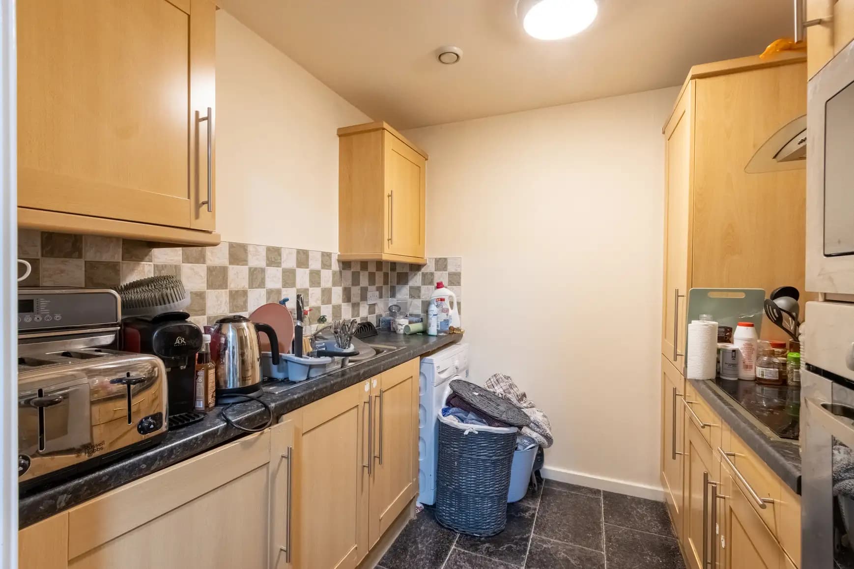 property photo 5 of 12