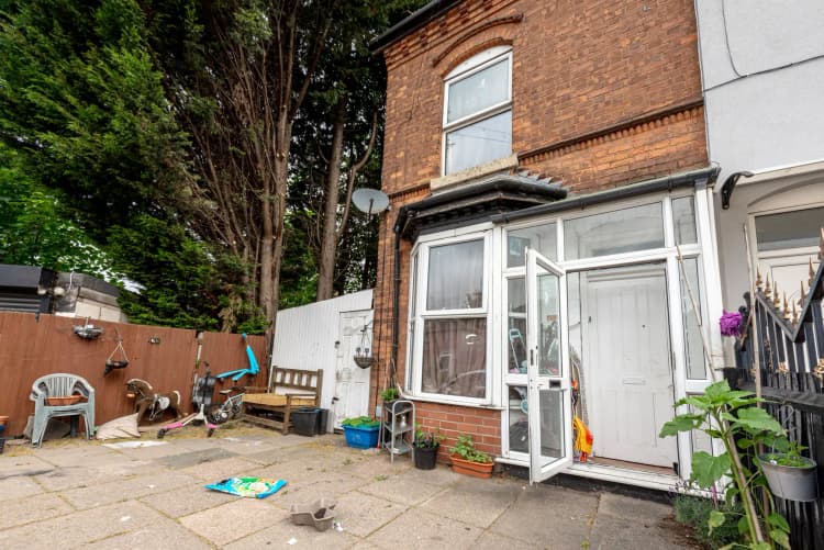 property photo 25 of 27