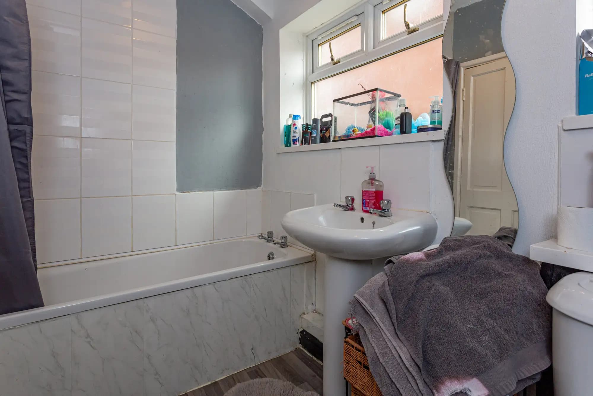 property photo 8 of 17