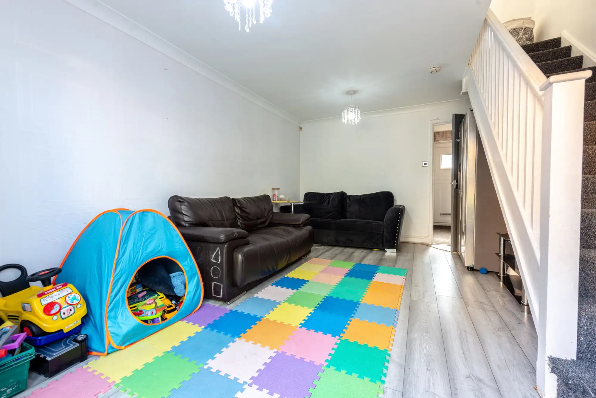property photo 5 of 33