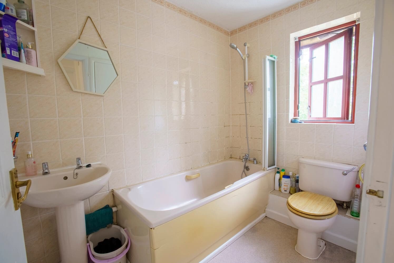 property photo 7 of 12
