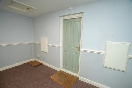 property photo 13 of 14