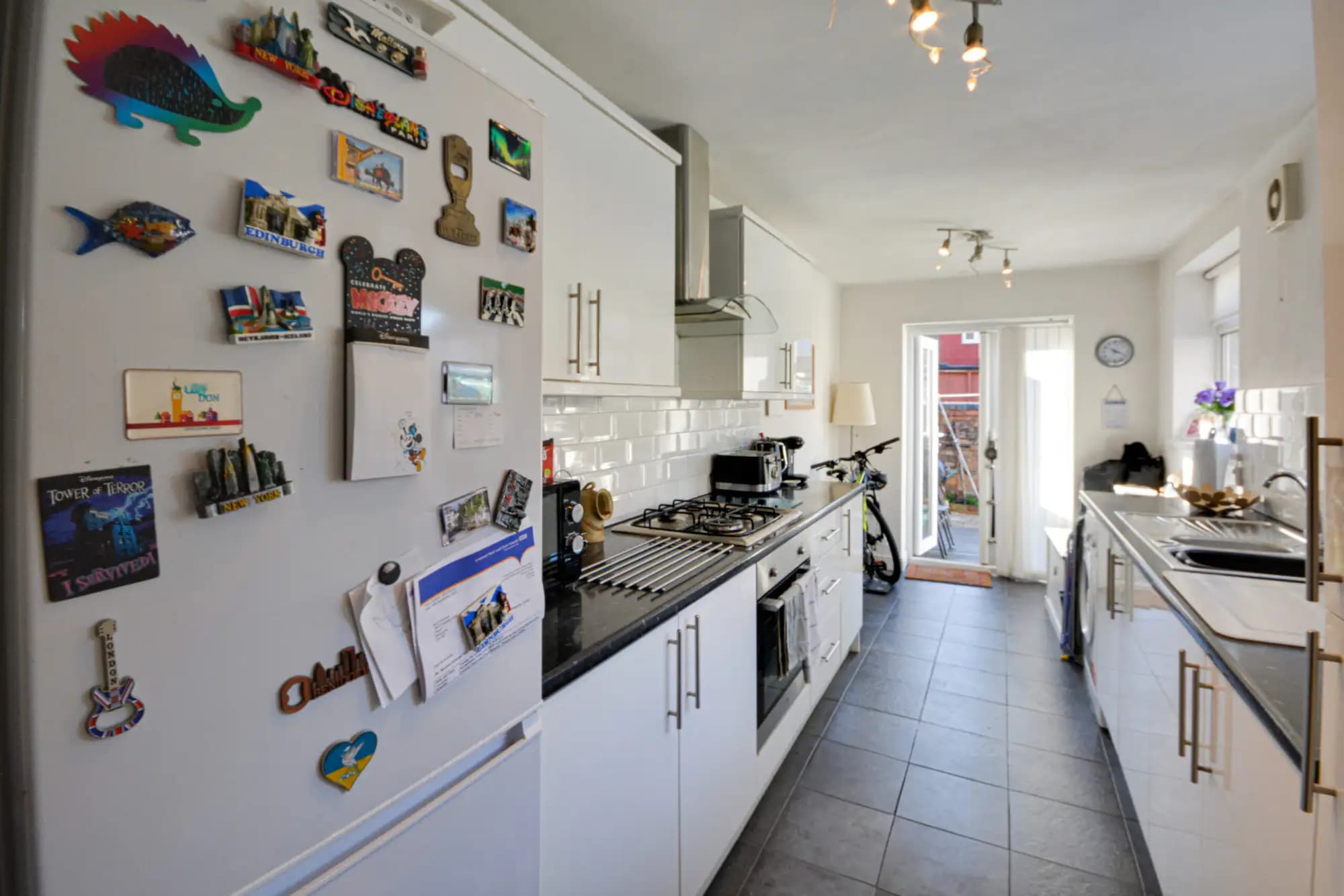 property photo 5 of 9