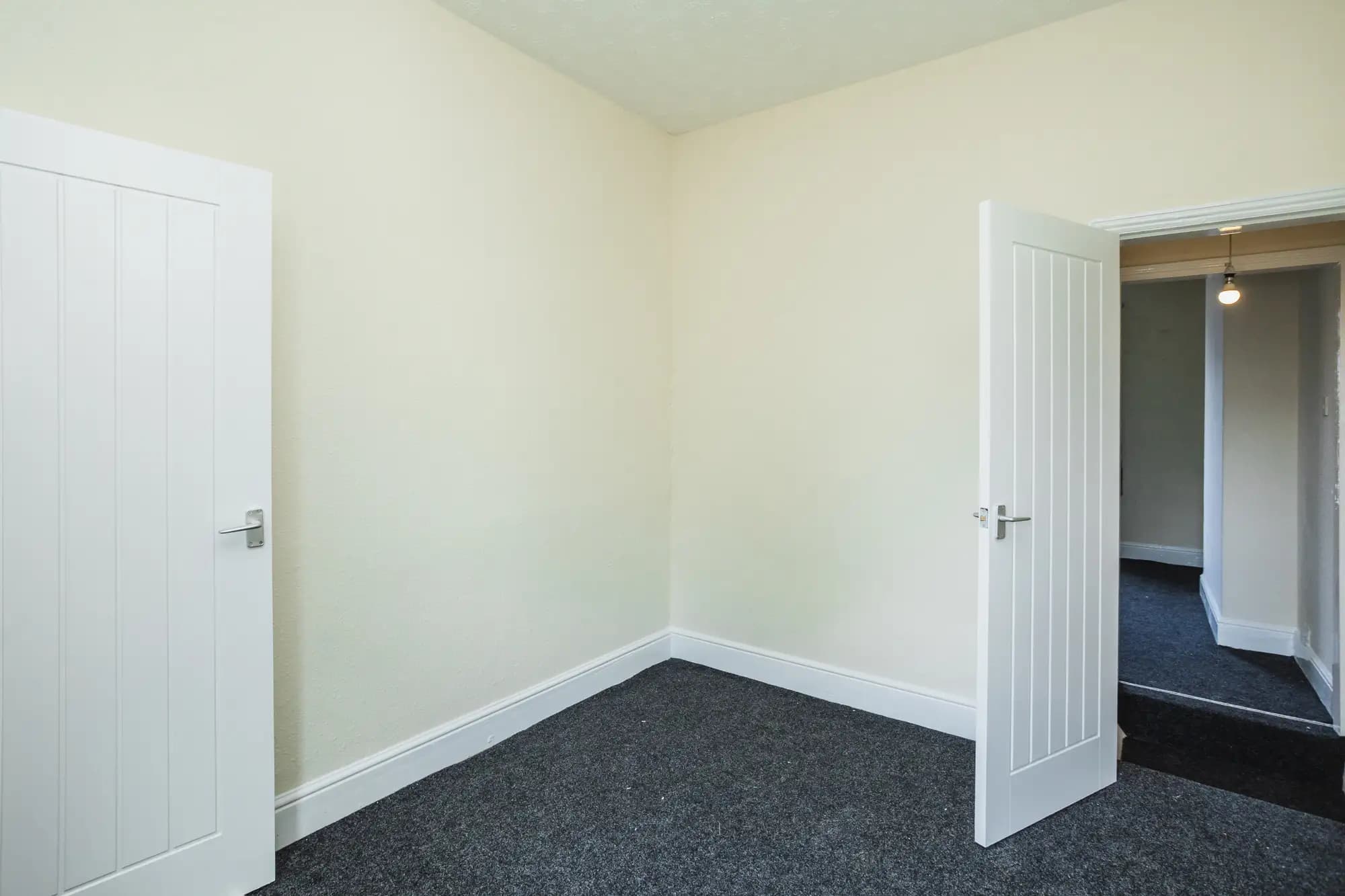 property photo 16 of 32