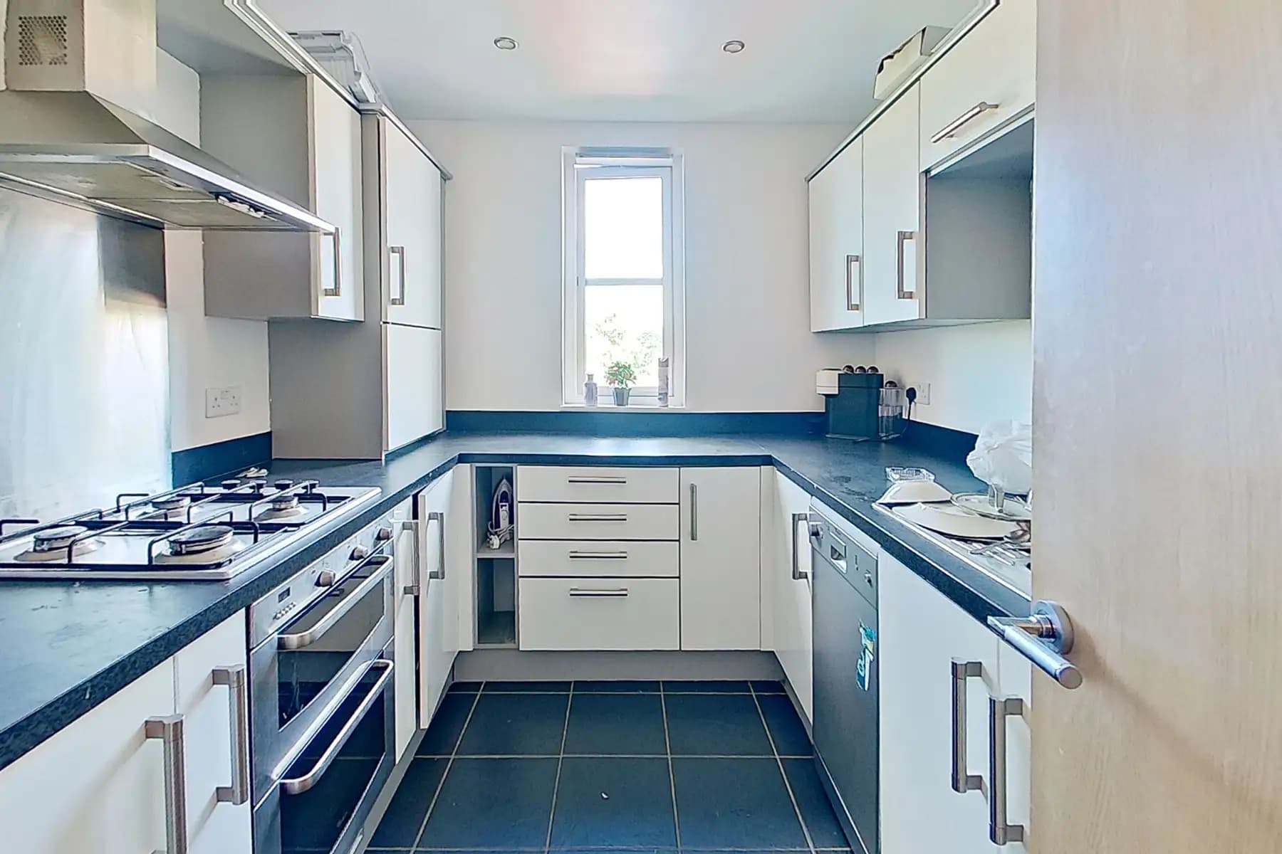 property photo 6 of 15