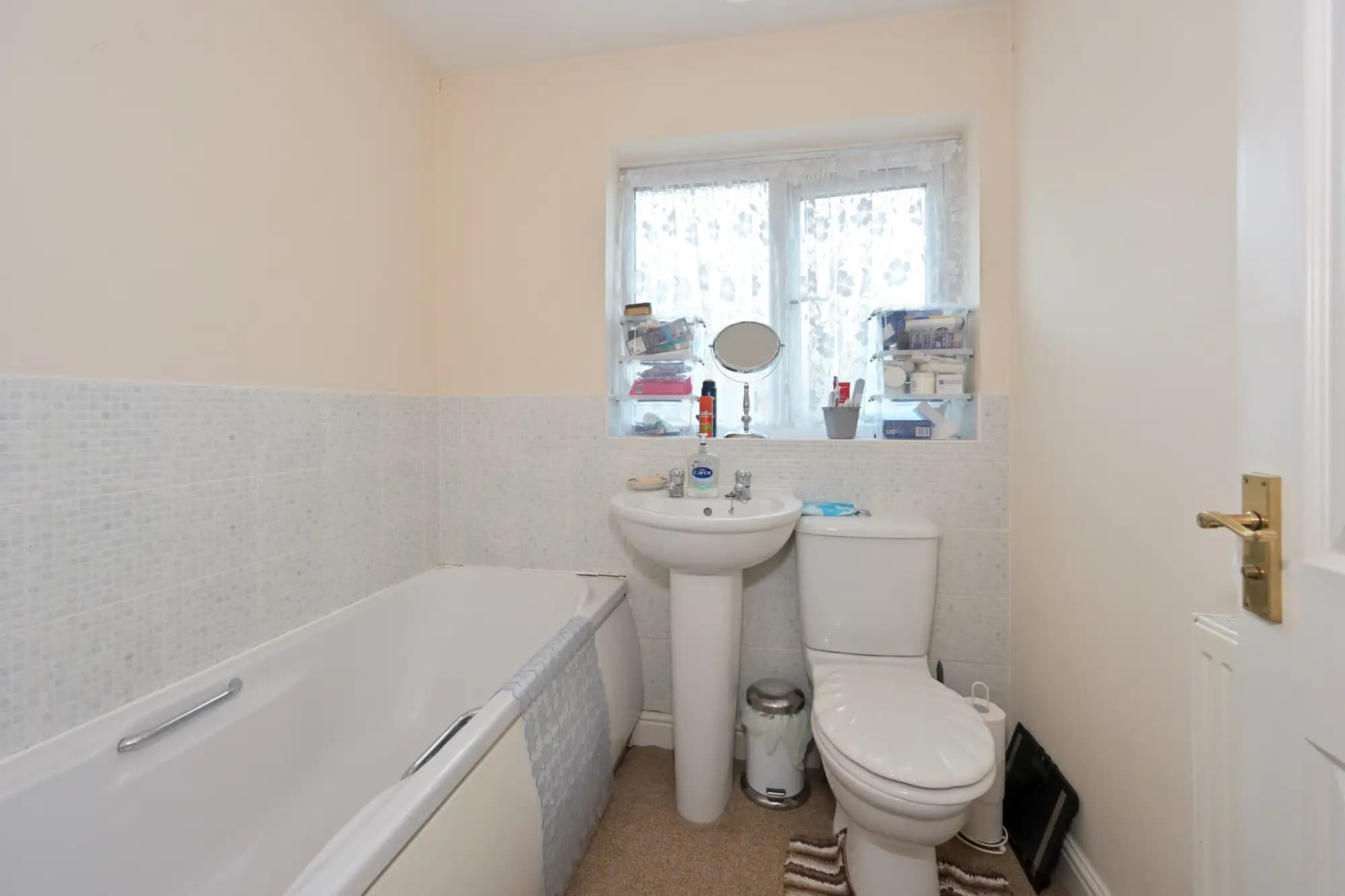 property photo 5 of 16