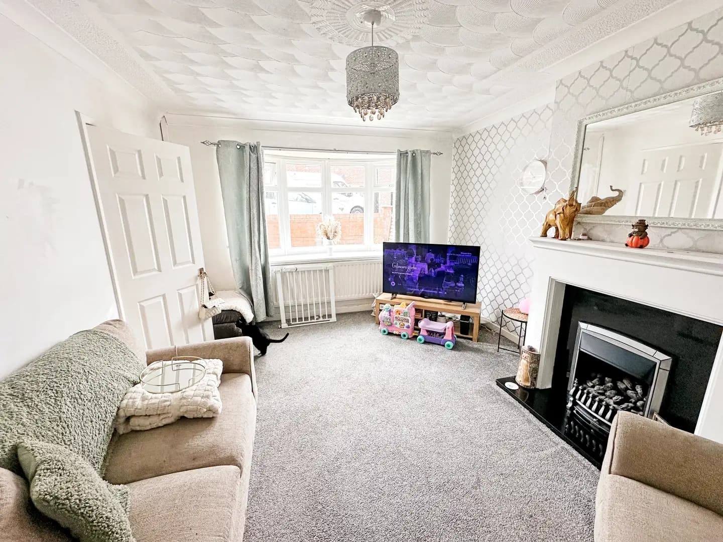 property photo 2 of 32