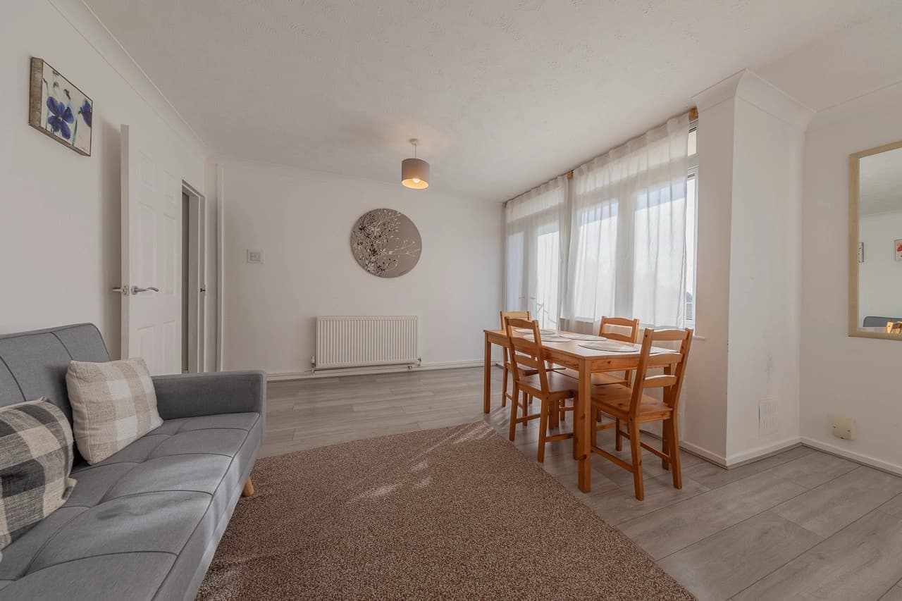 property photo 5 of 24