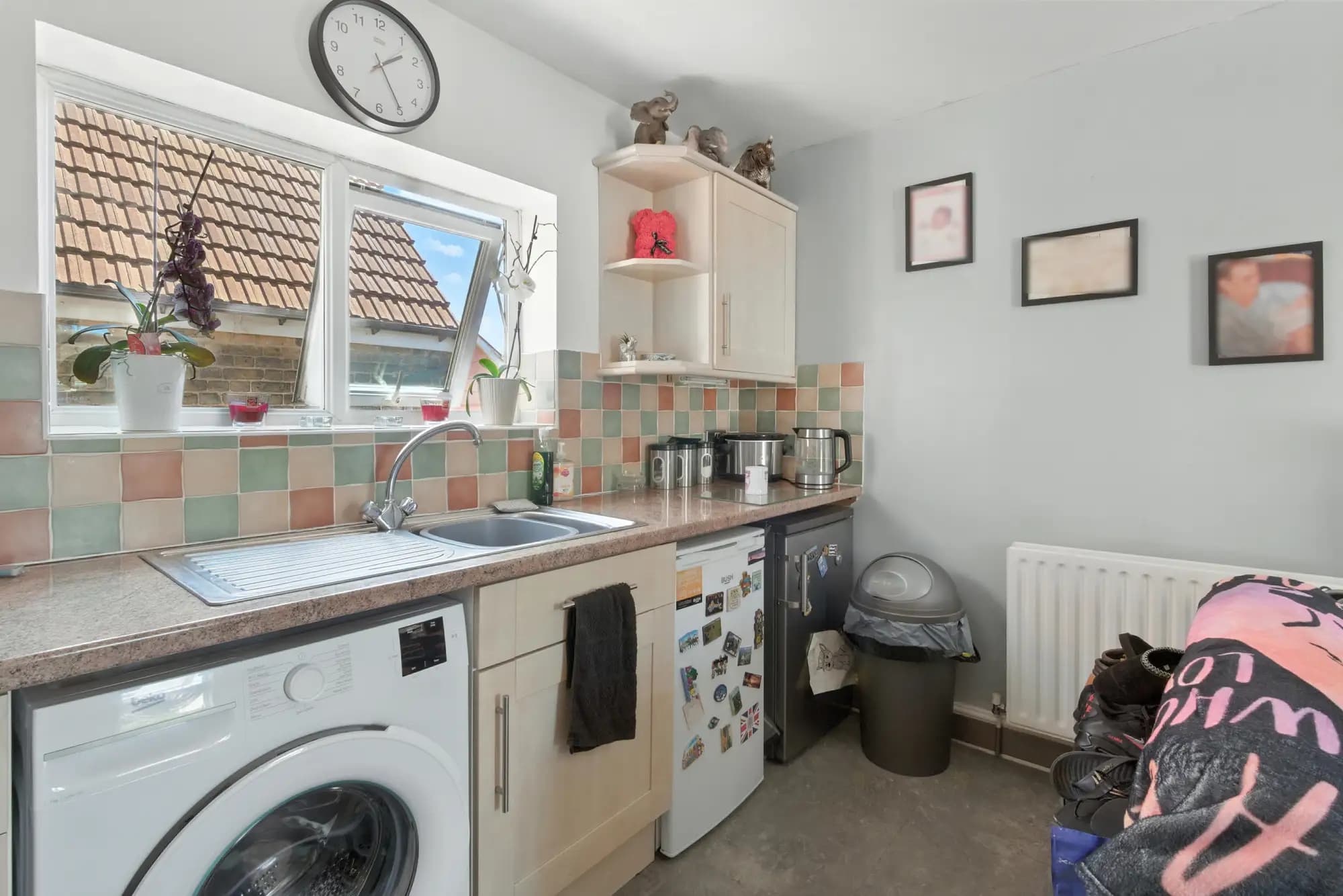 property photo 6 of 19