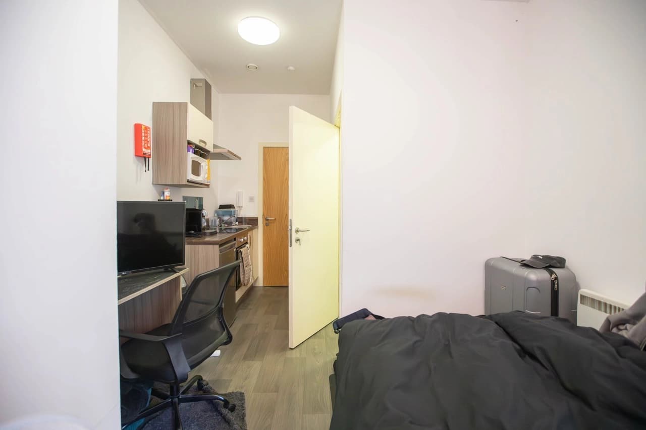 property photo 13 of 20
