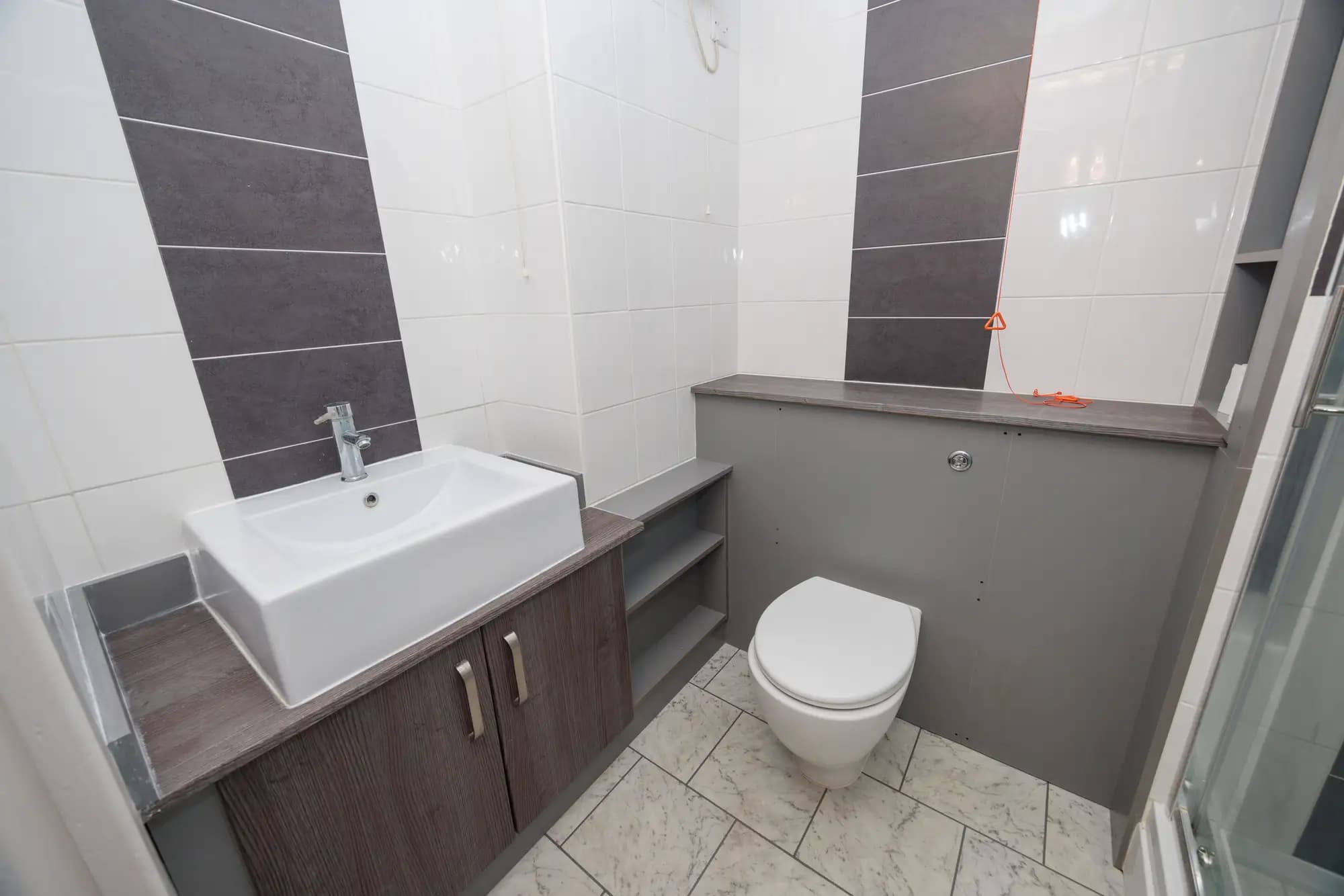 property photo 5 of 13