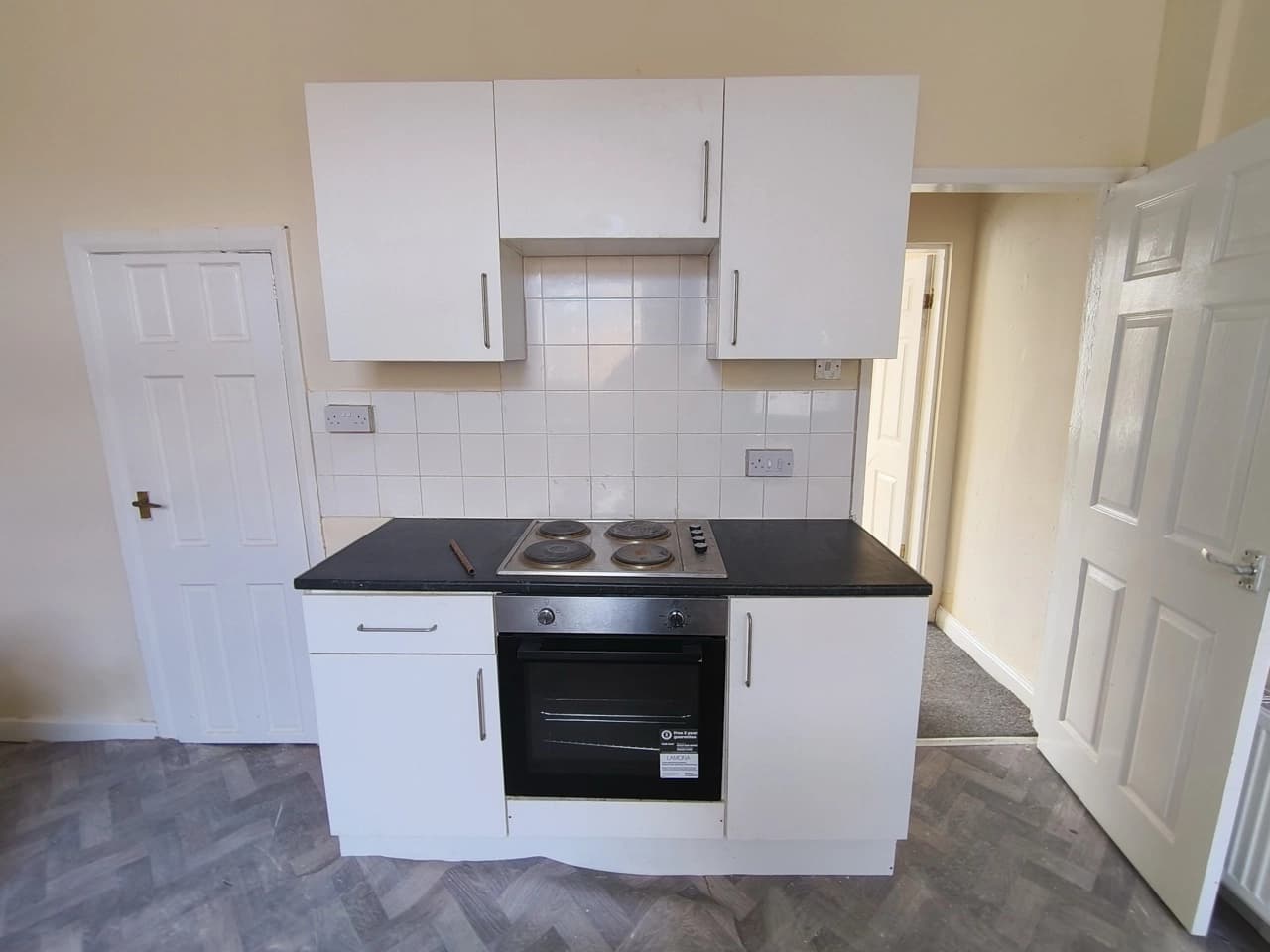 property photo 6 of 14