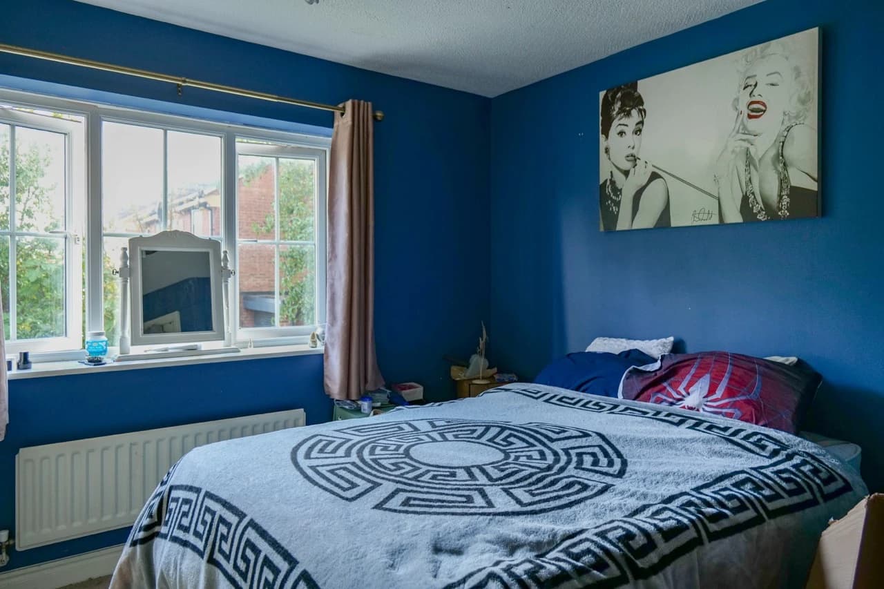 property photo 8 of 18