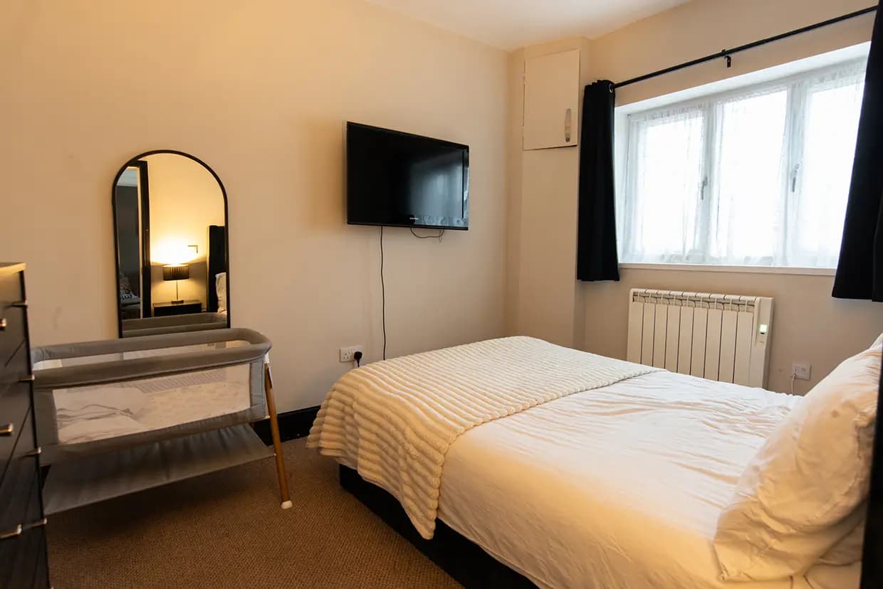 property photo 11 of 24