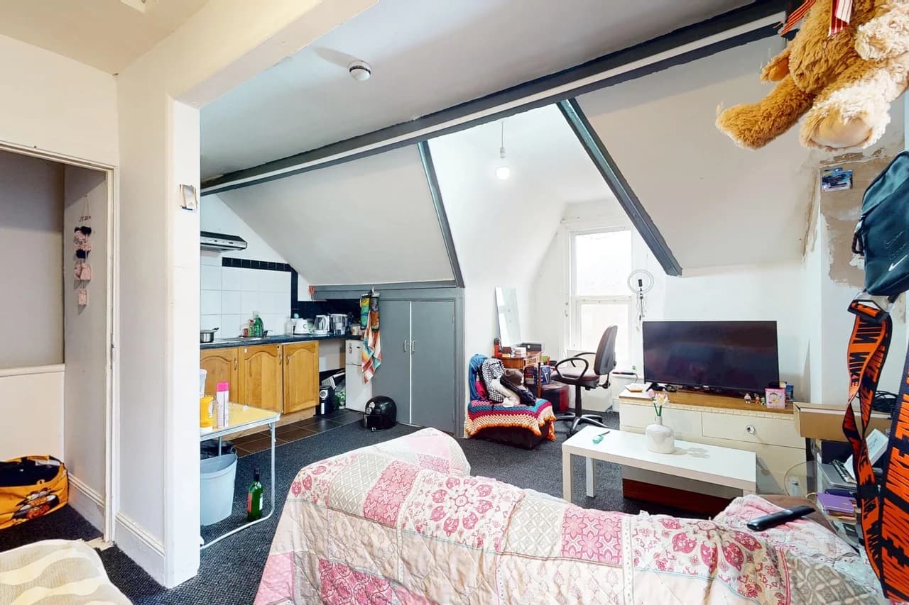 property photo 20 of 49