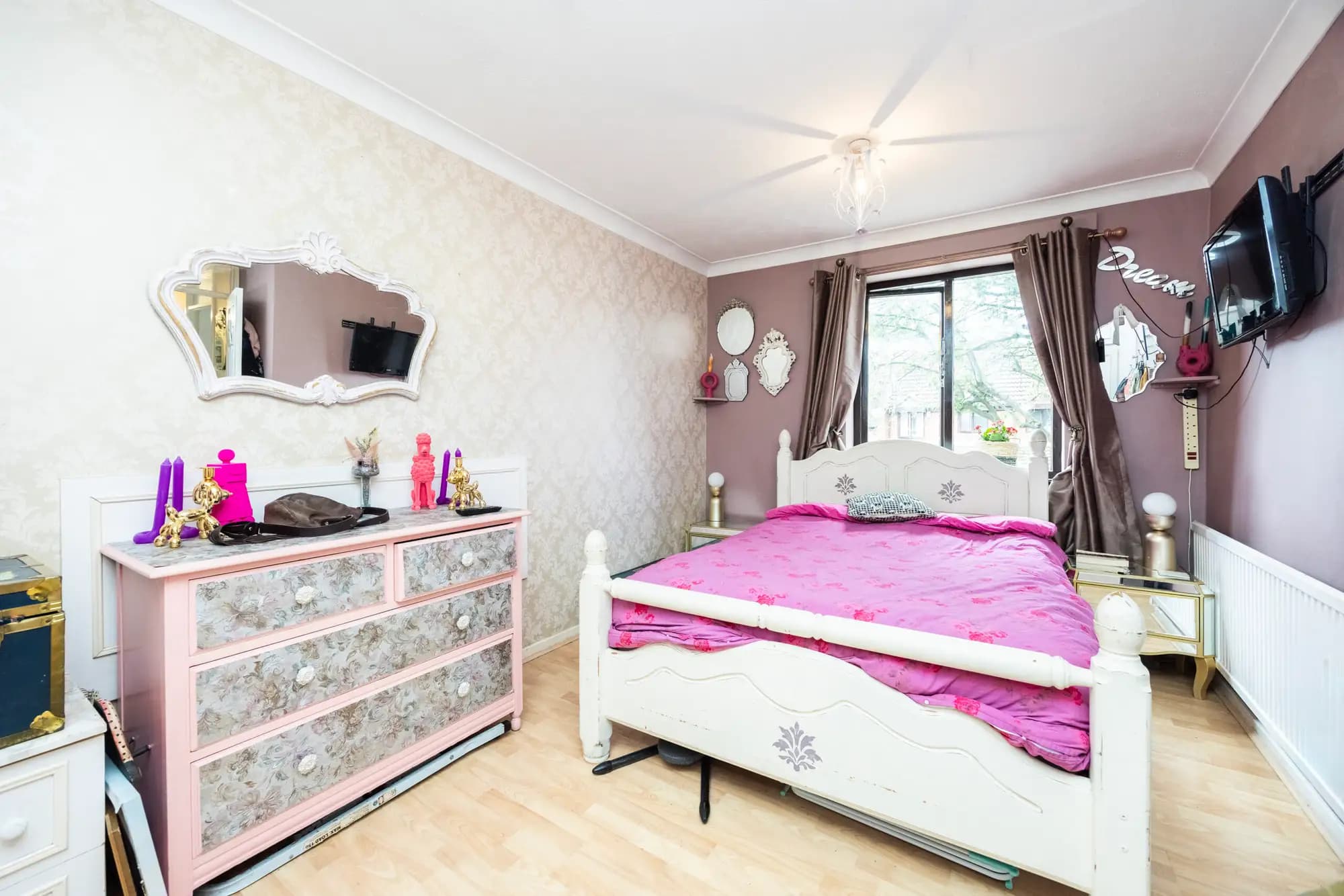 property photo 11 of 16
