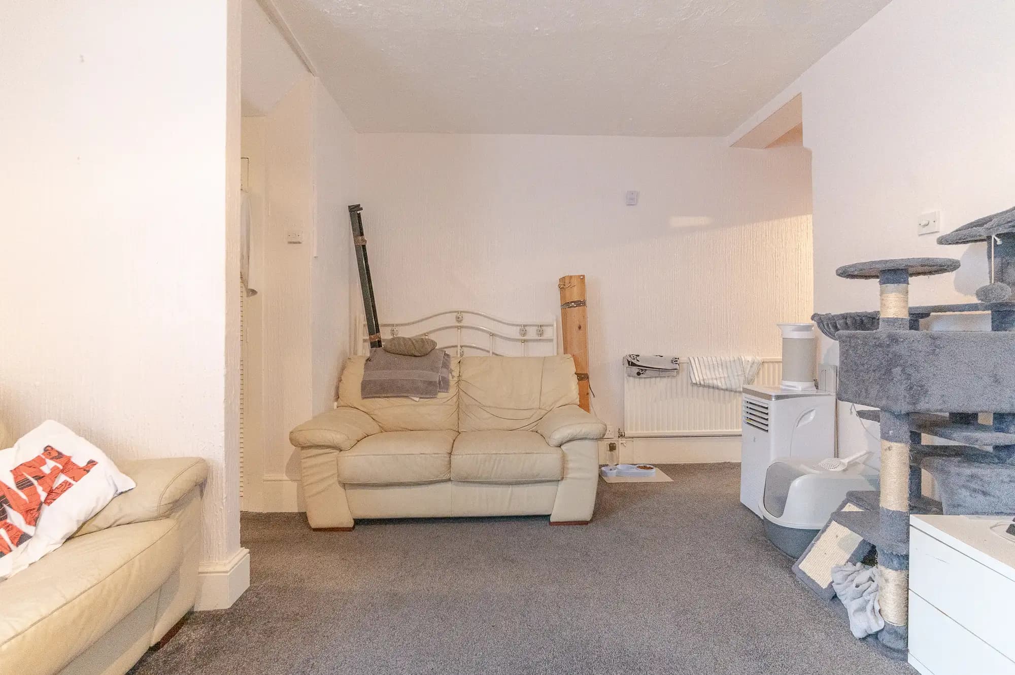 property photo 4 of 13