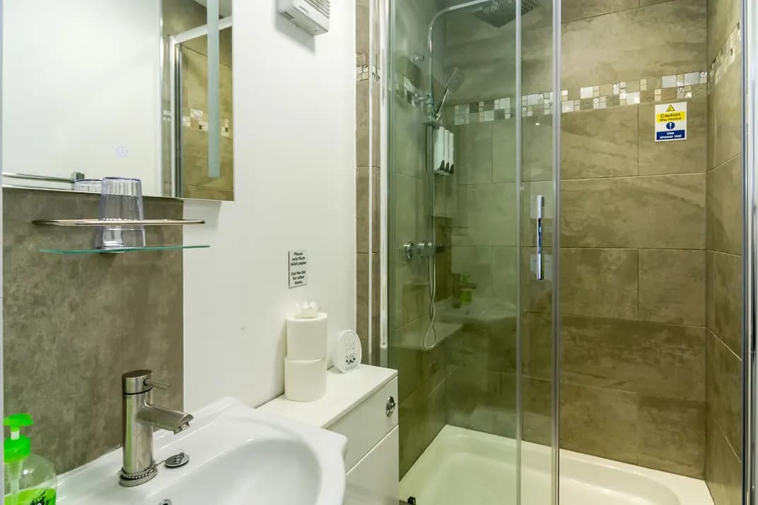 property photo 20 of 40