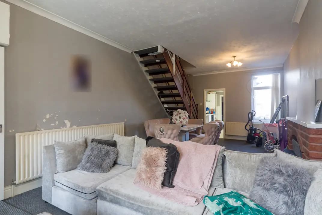 property photo 3 of 24