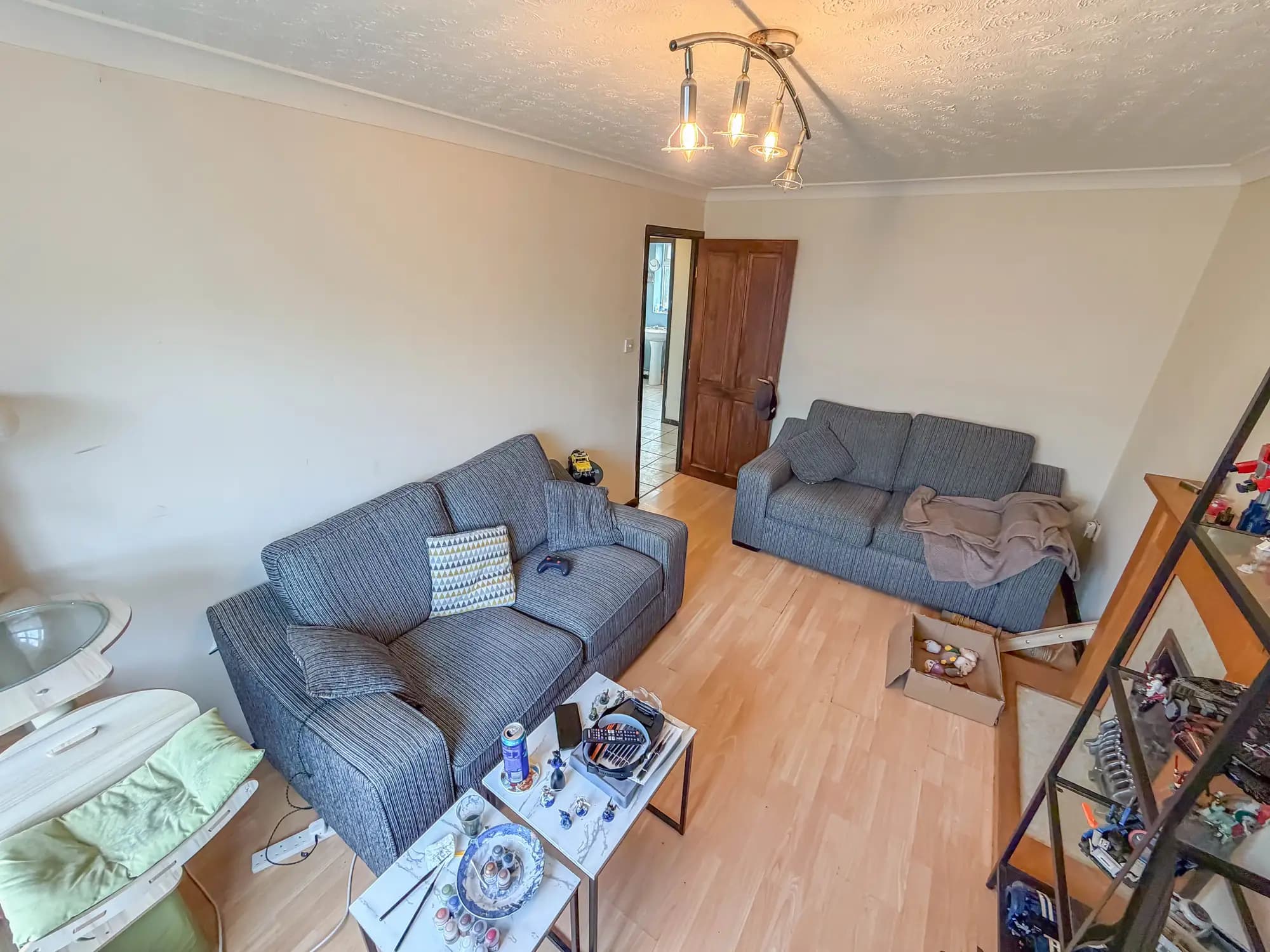 property photo 5 of 18