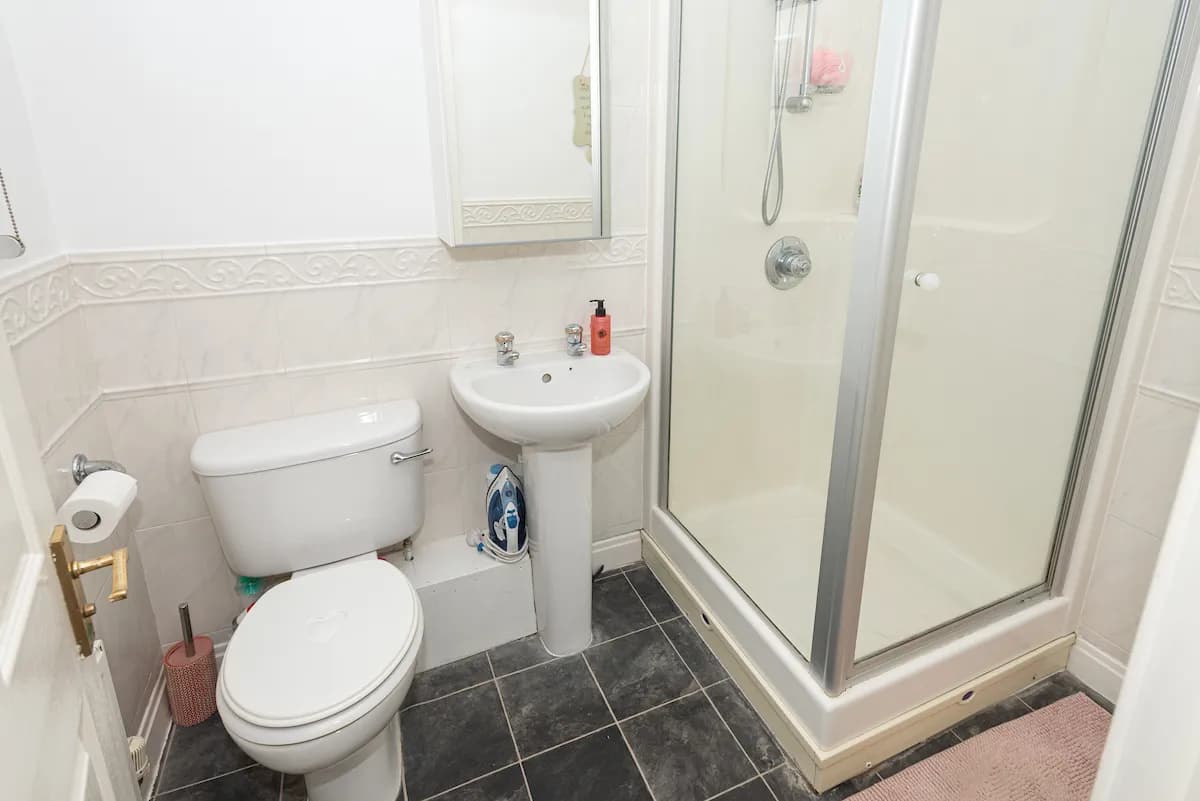 property photo 13 of 30