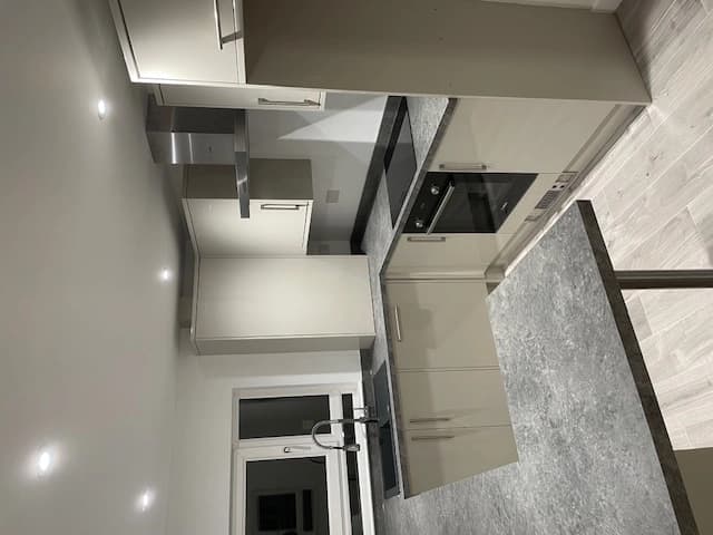 property photo 6 of 14