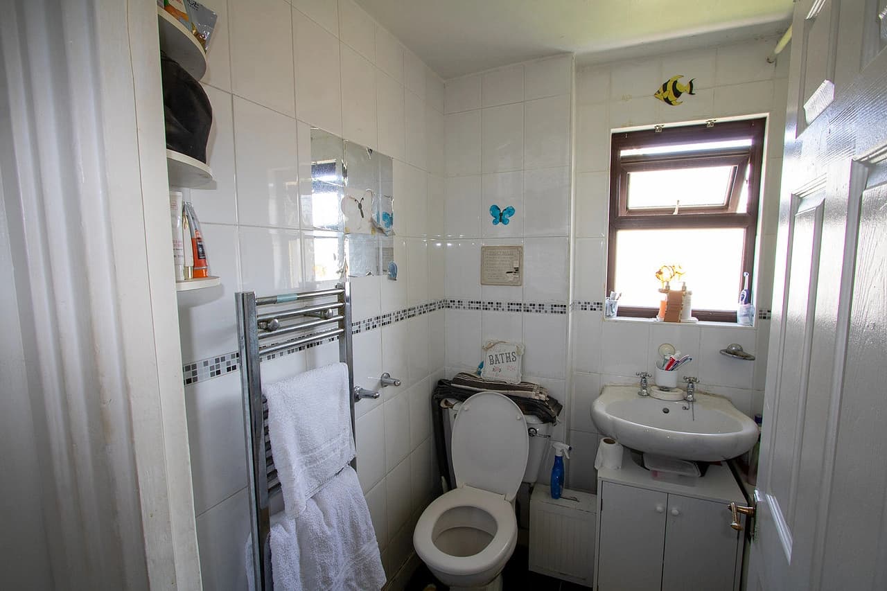 property photo 11 of 25