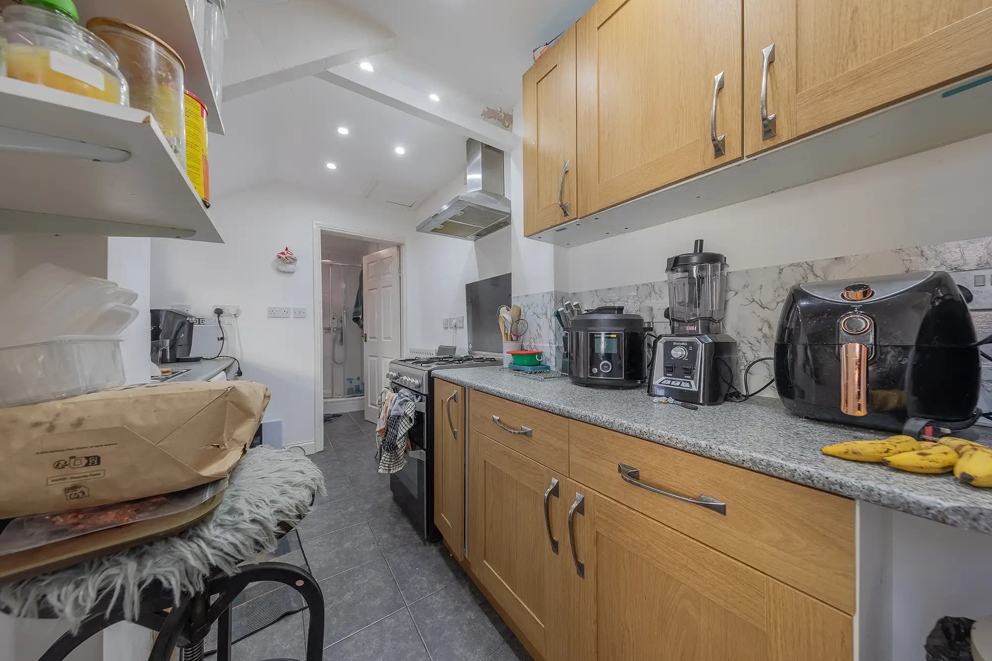 property photo 6 of 19