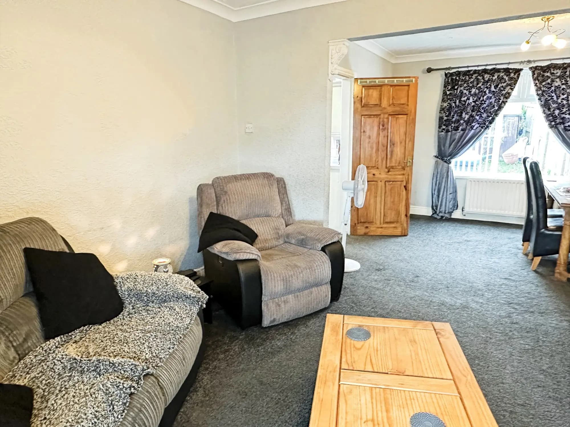 property photo 4 of 31