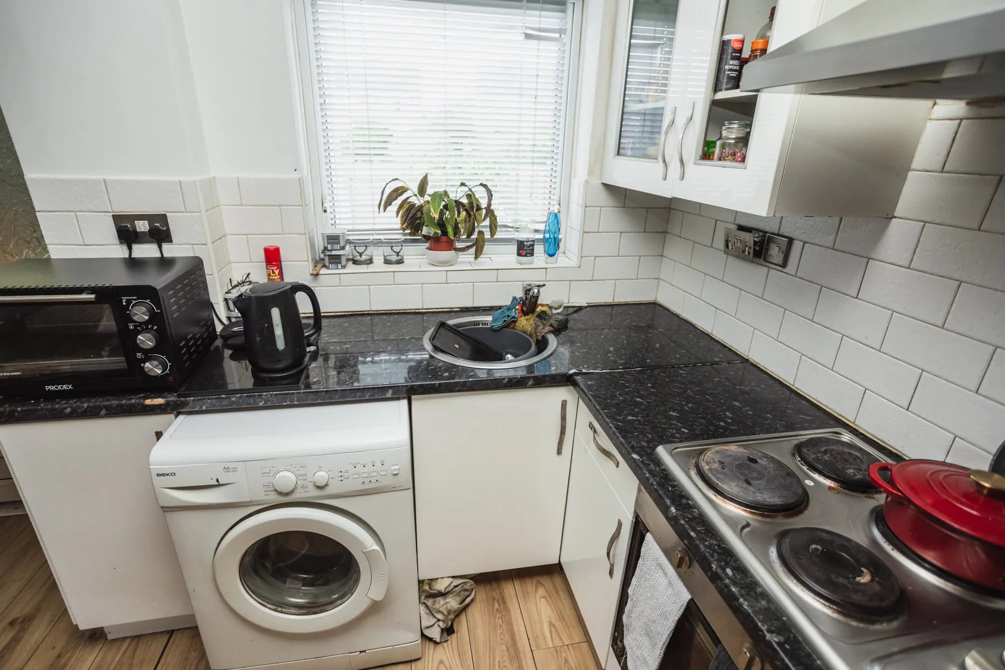 property photo 6 of 18