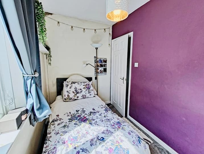 property photo 13 of 19