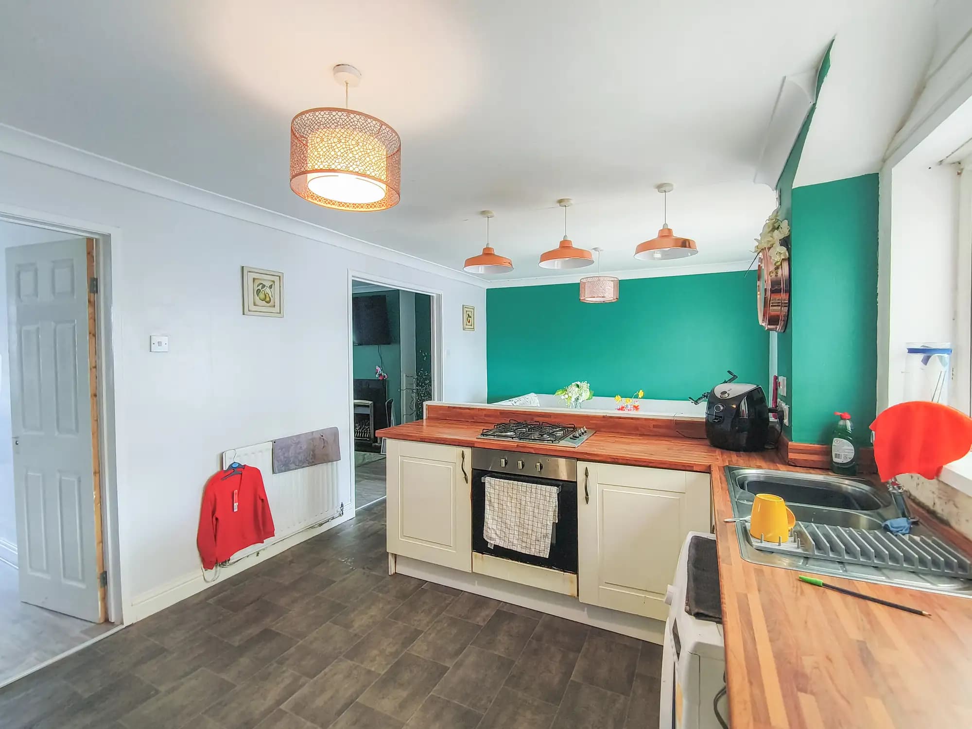 property photo 9 of 17