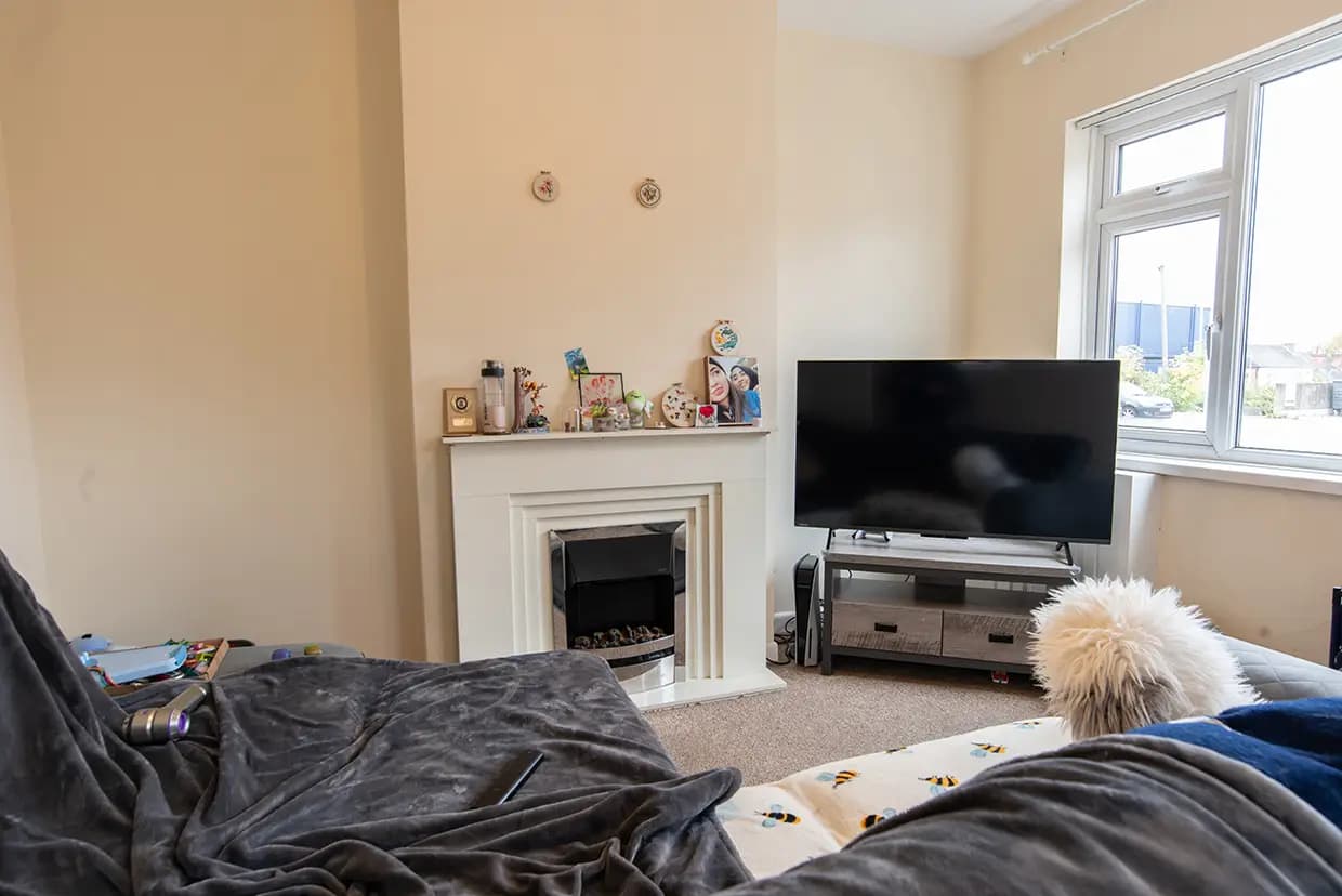 property photo 3 of 25