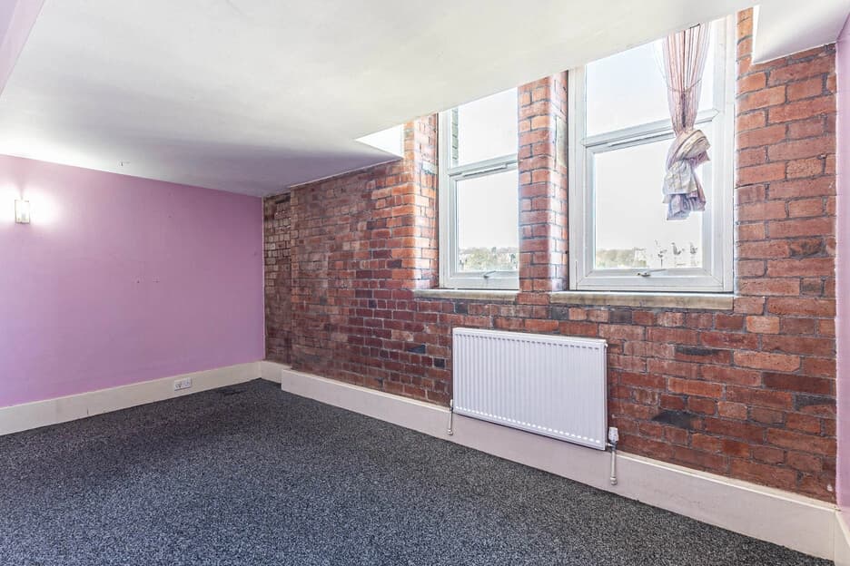 property photo 9 of 26