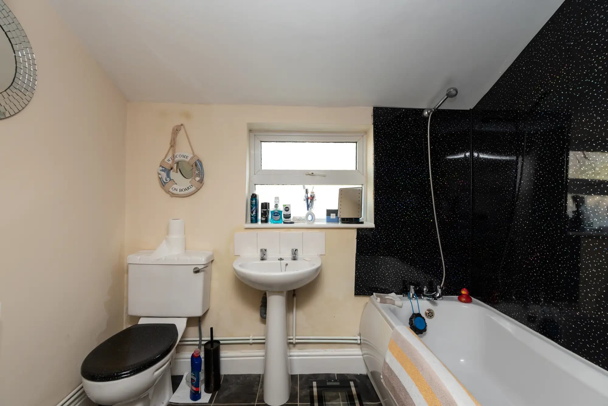 property photo 11 of 25