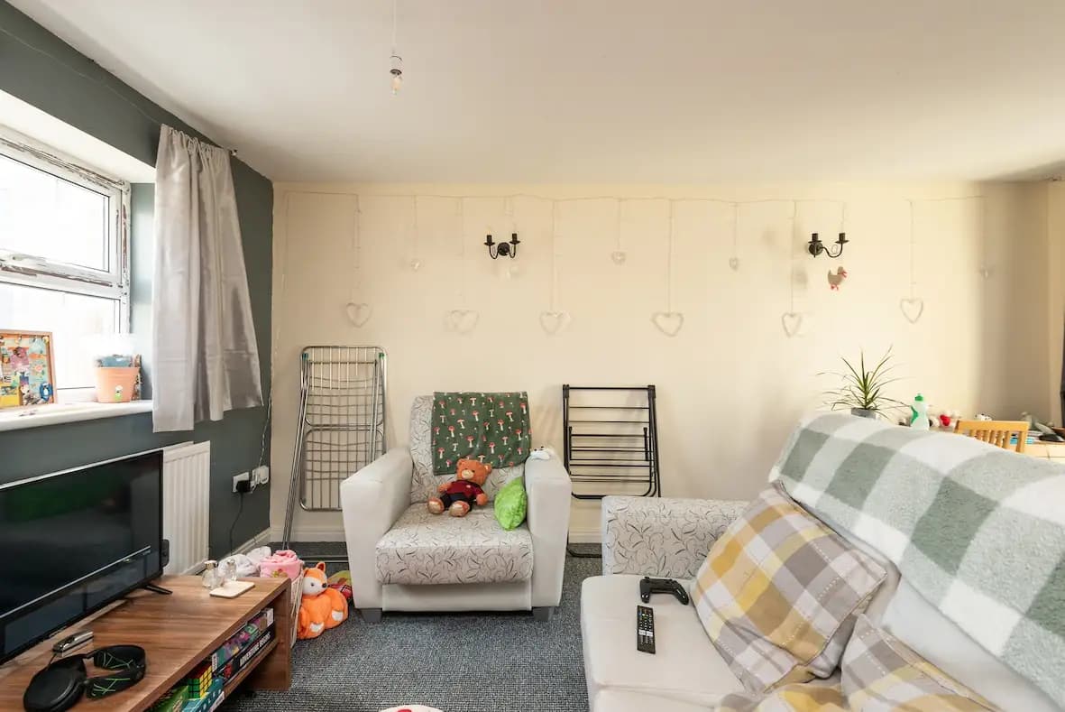 property photo 2 of 34