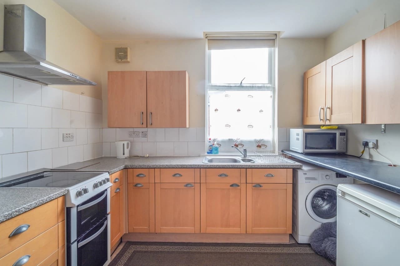 property photo 4 of 19