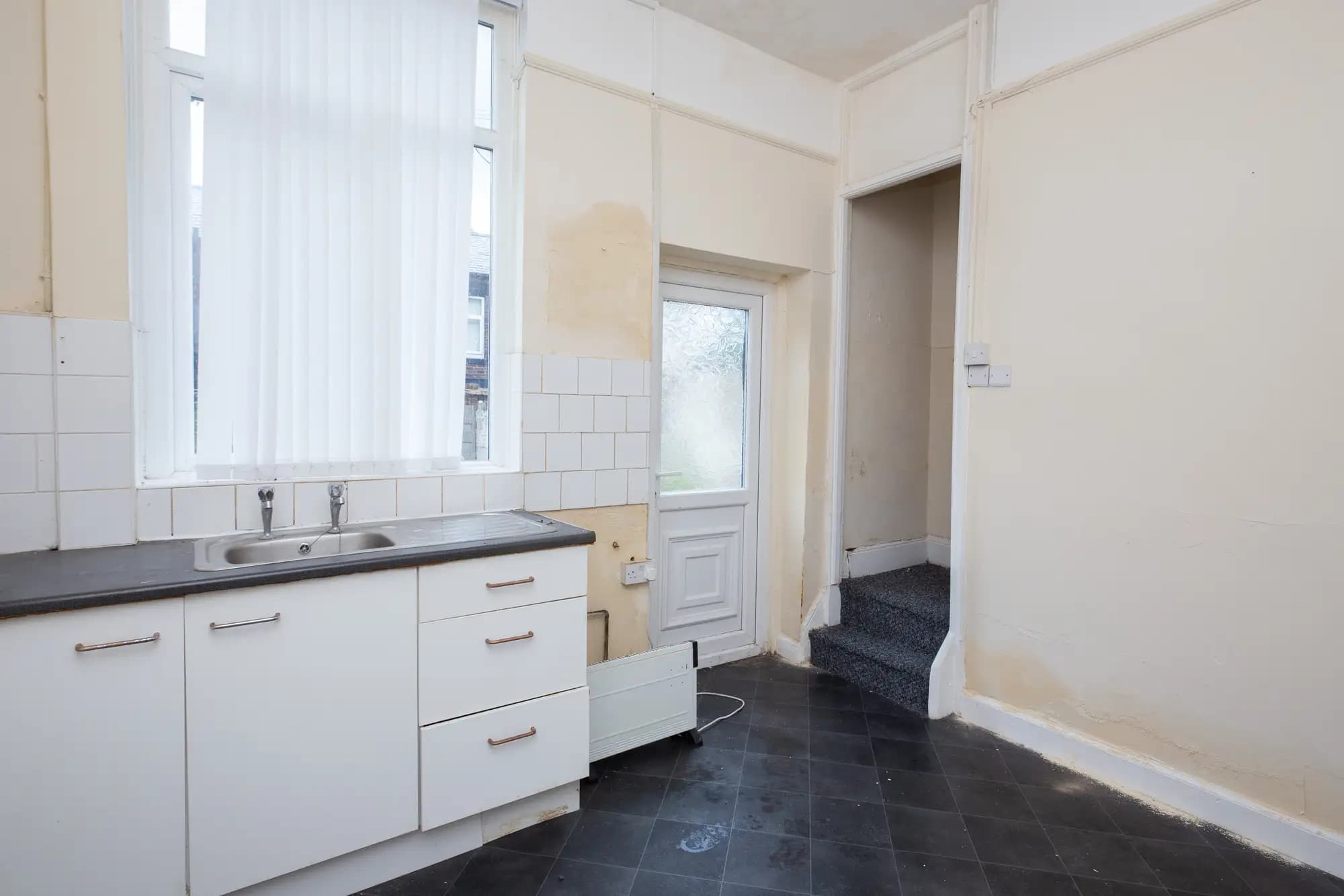 property photo 6 of 24