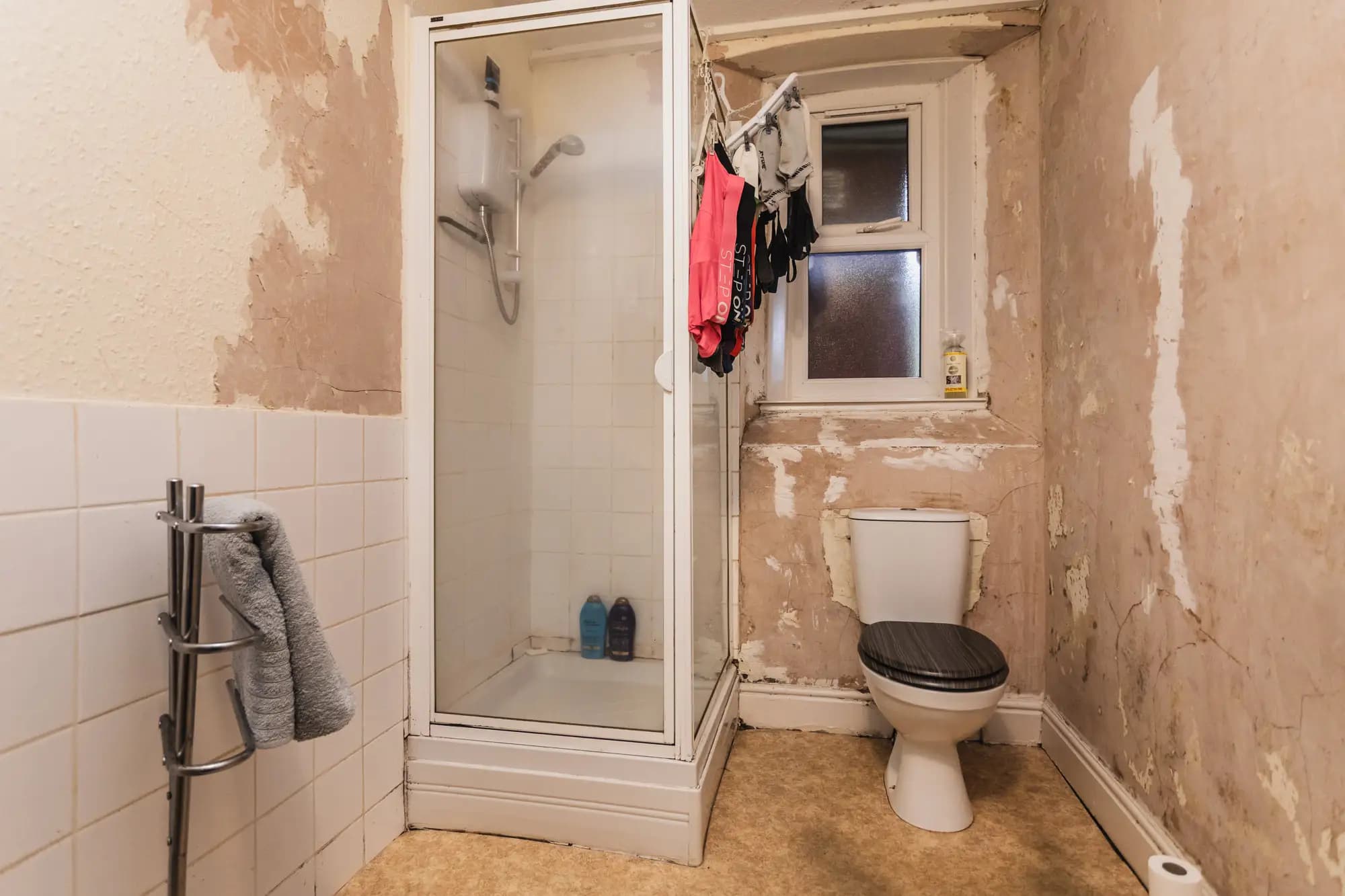 property photo 6 of 9