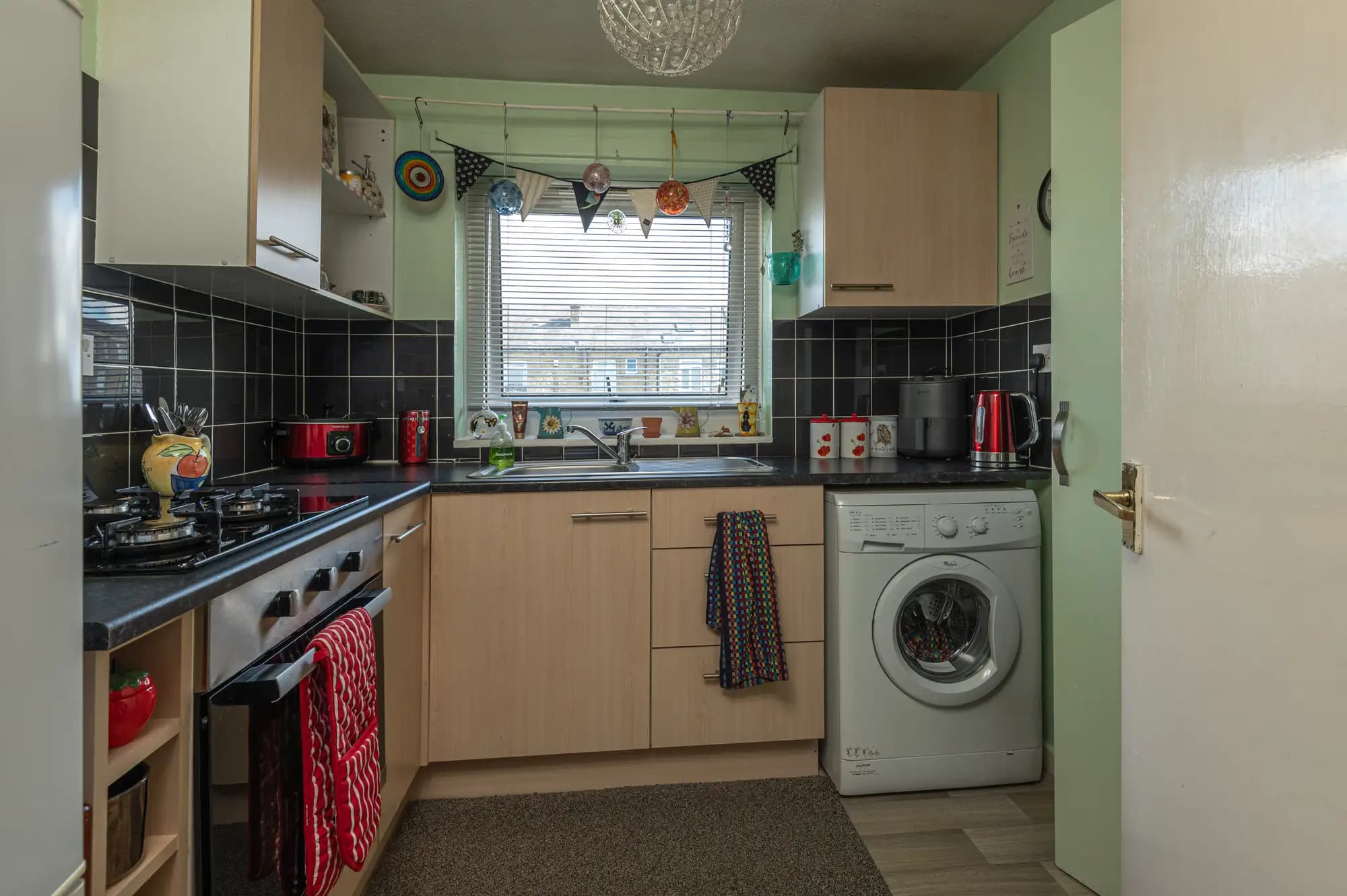 property photo 5 of 16