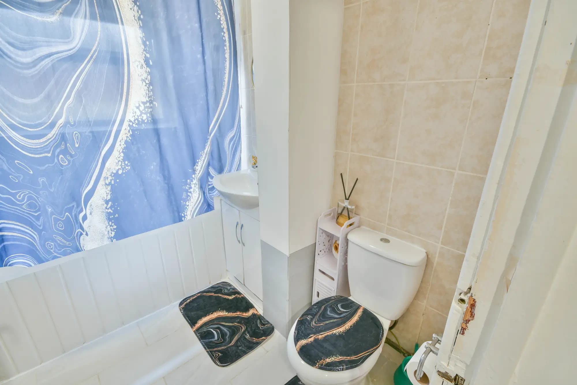 property photo 10 of 20