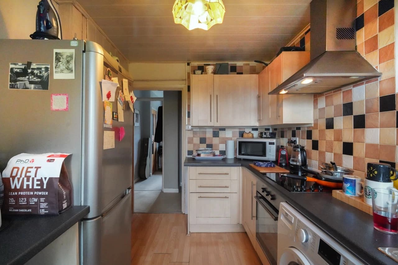property photo 5 of 19