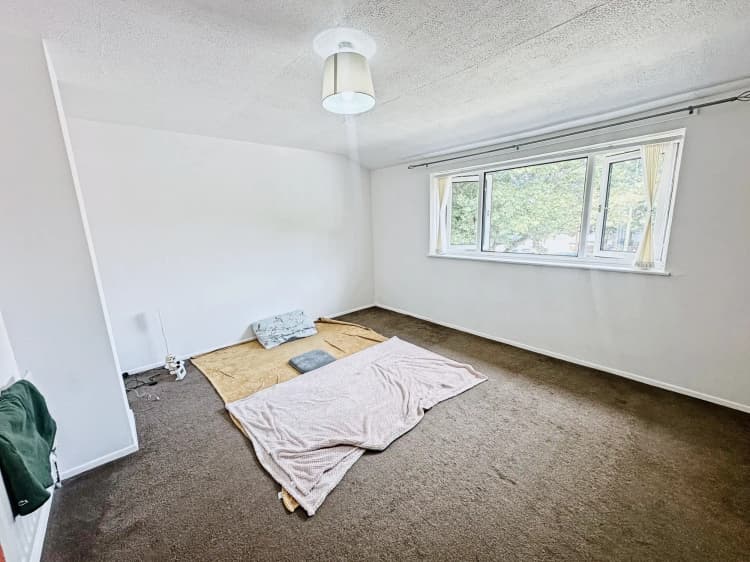 property photo 9 of 20