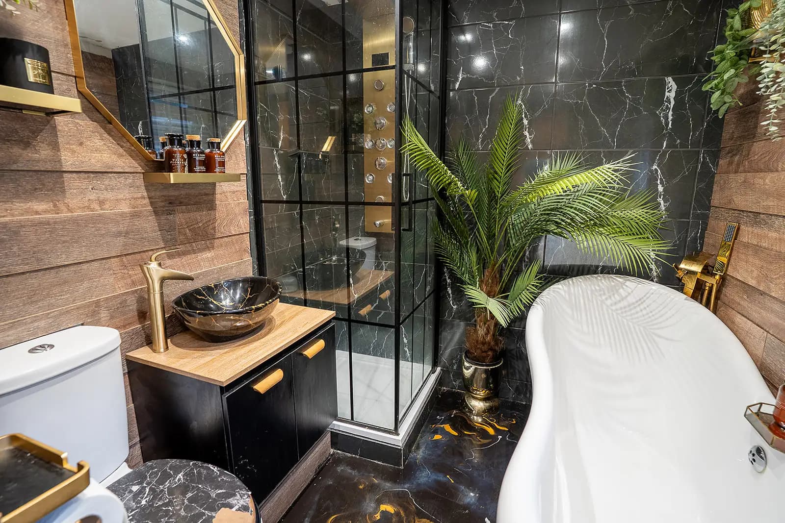 property photo 11 of 26