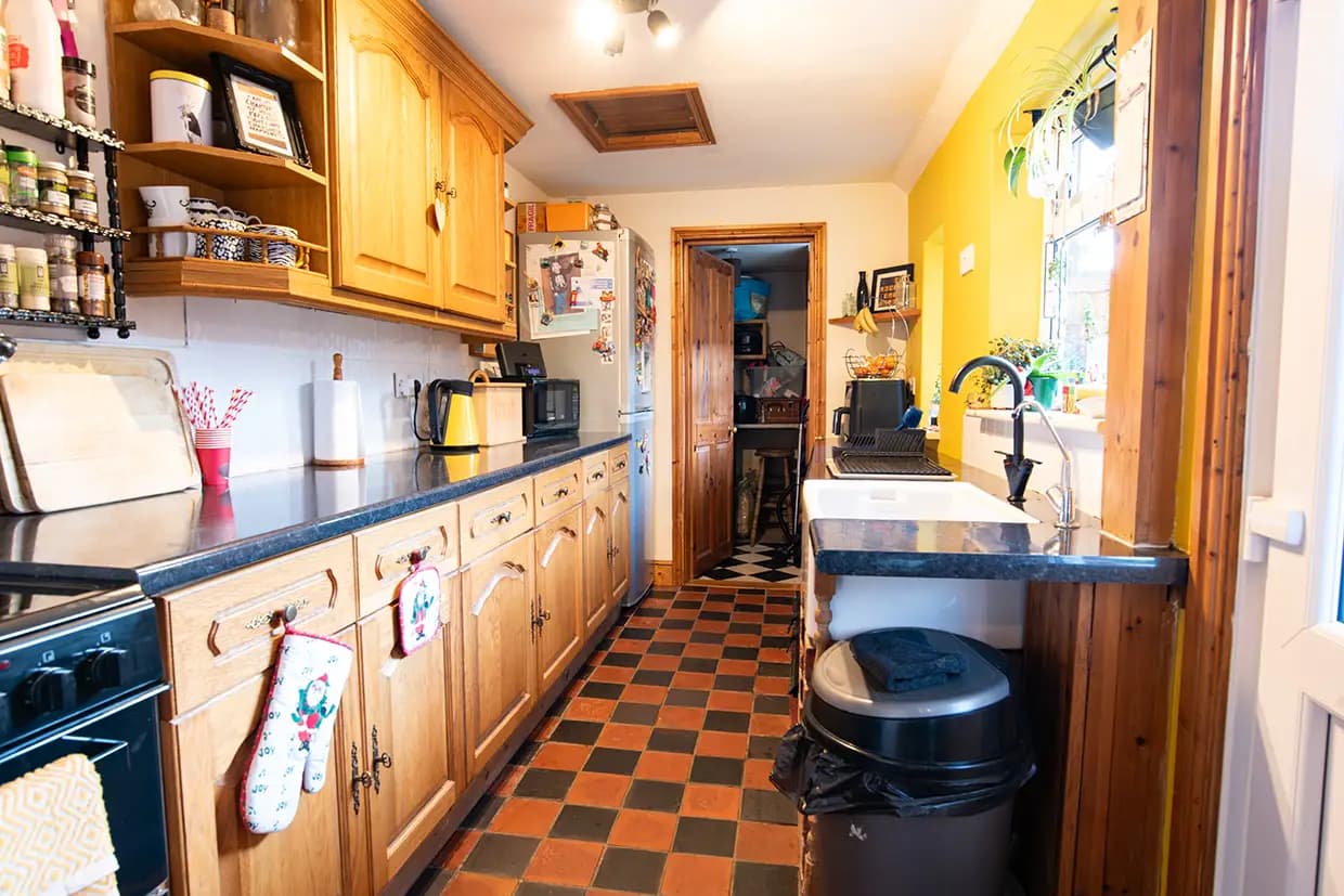 property photo 8 of 20