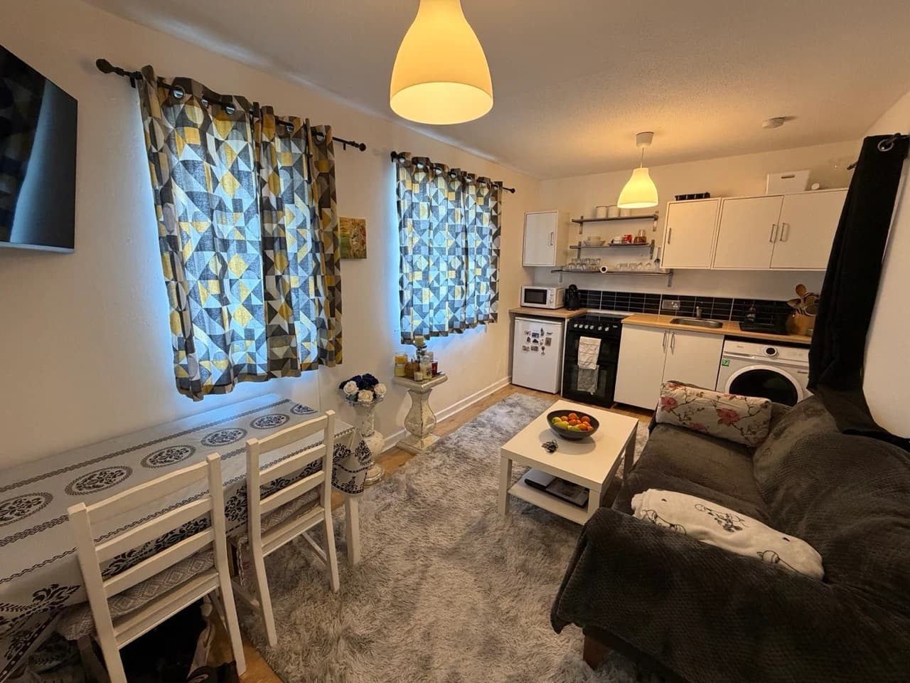 property photo 8 of 18