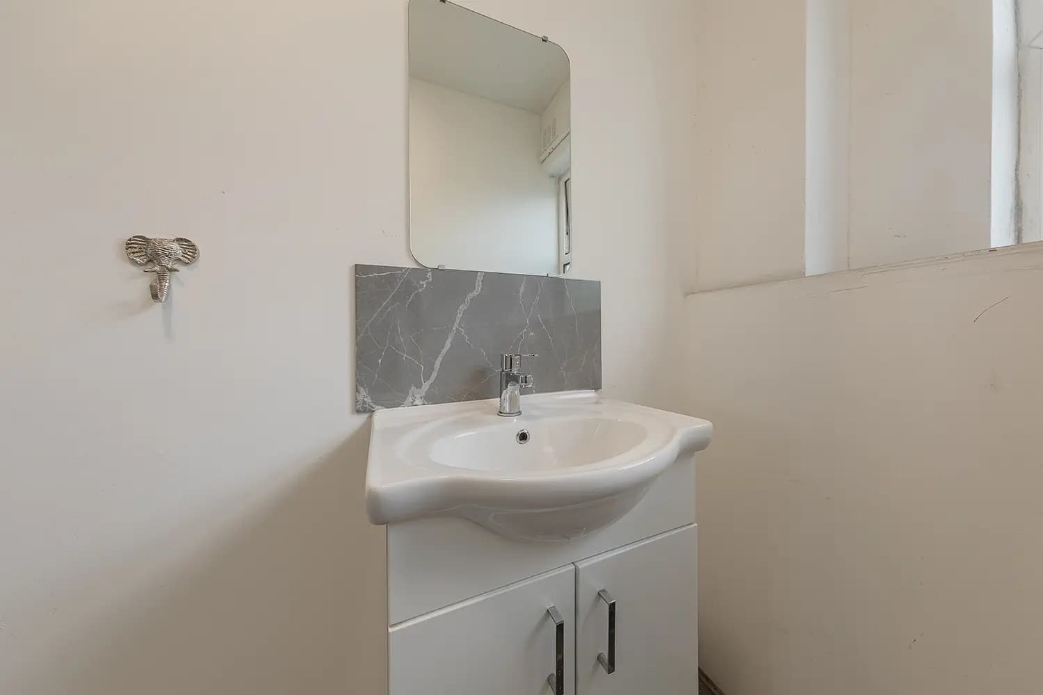 property photo 10 of 26