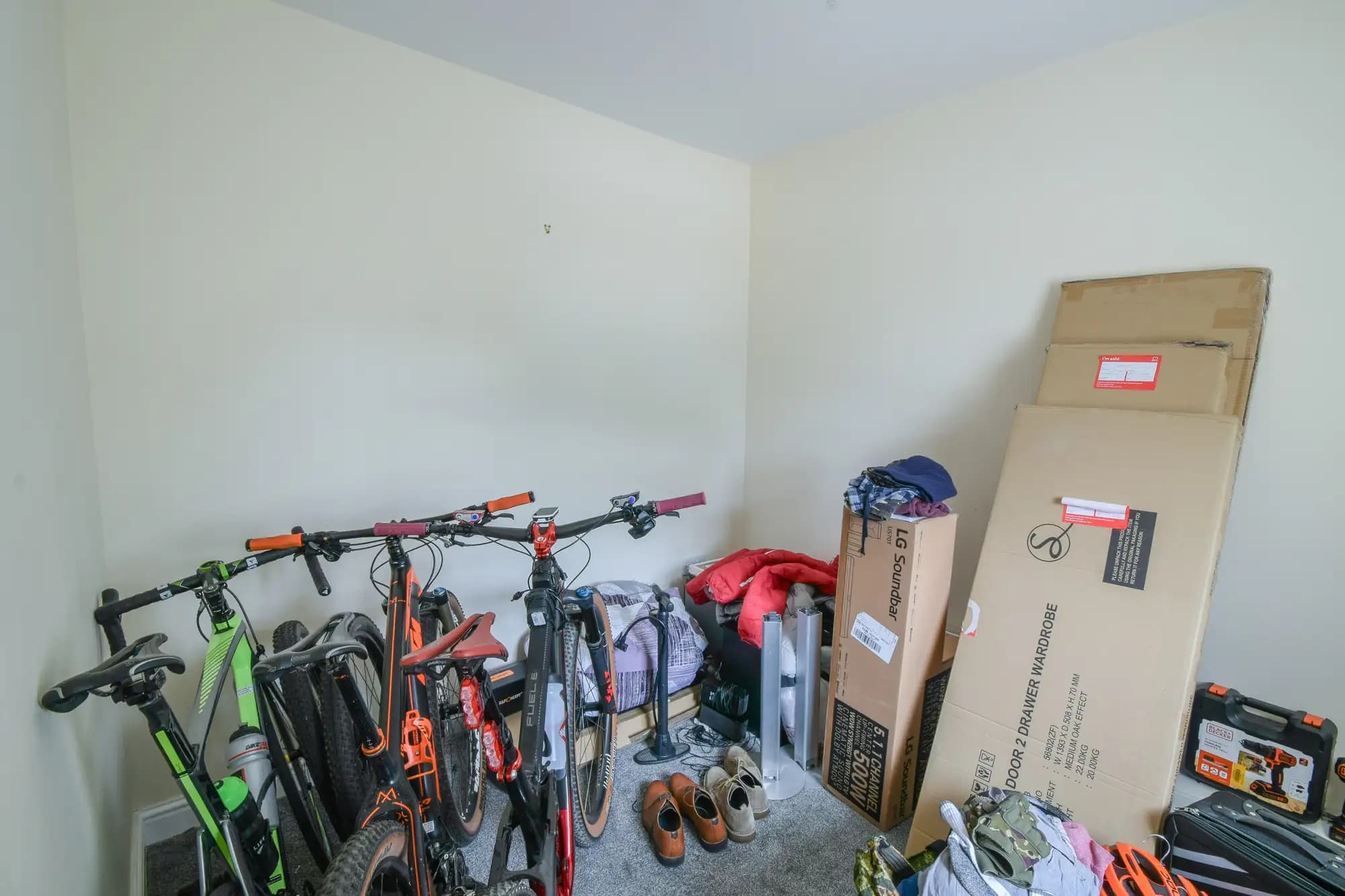 property photo 10 of 13